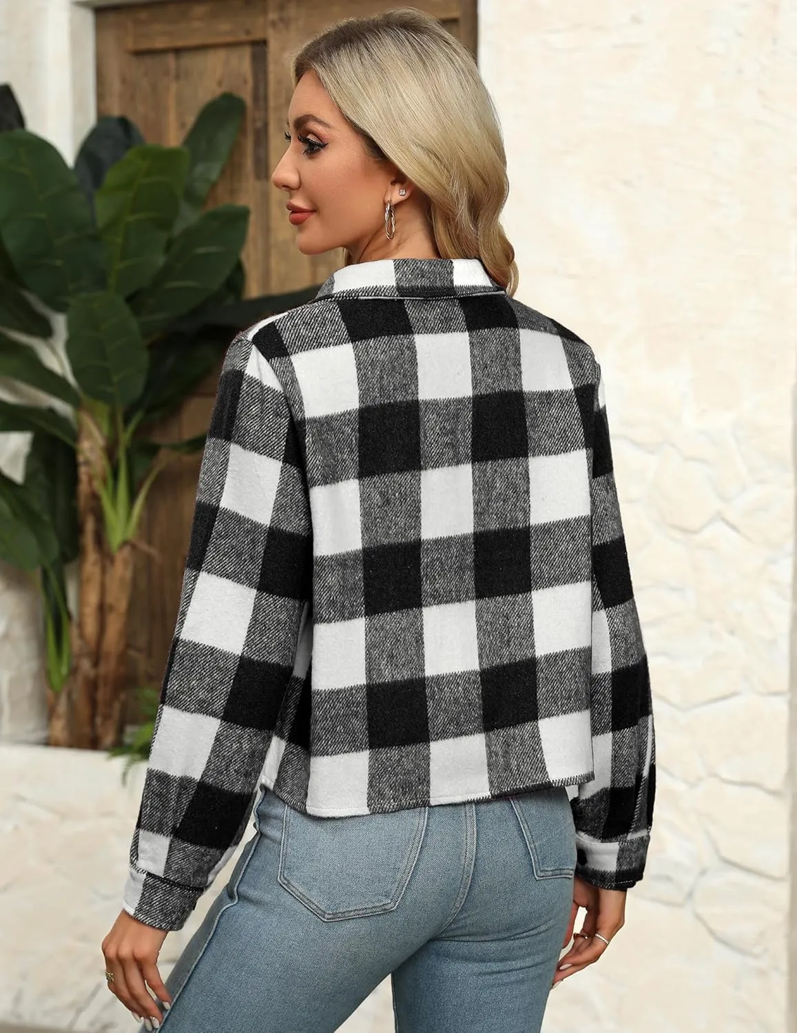 Zeagoo Flannels for Women Cropped Shacket Jacket Fashion Plaid Button Down Shirt 2025 Fall Coat Tops