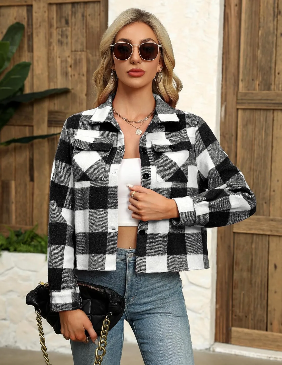 Zeagoo Flannels for Women Cropped Shacket Jacket Fashion Plaid Button Down Shirt 2025 Fall Coat Tops